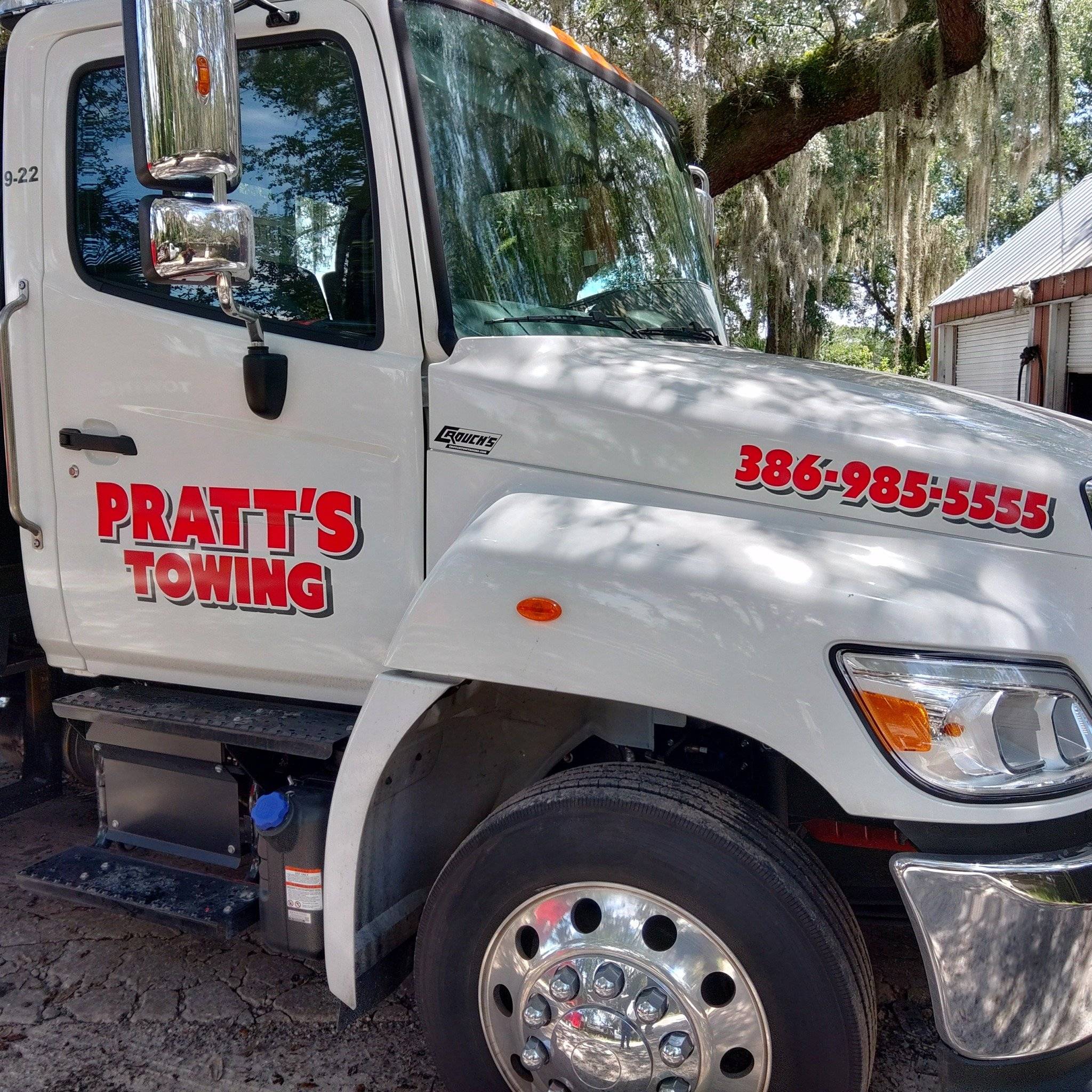 Pratt's+towing+cab